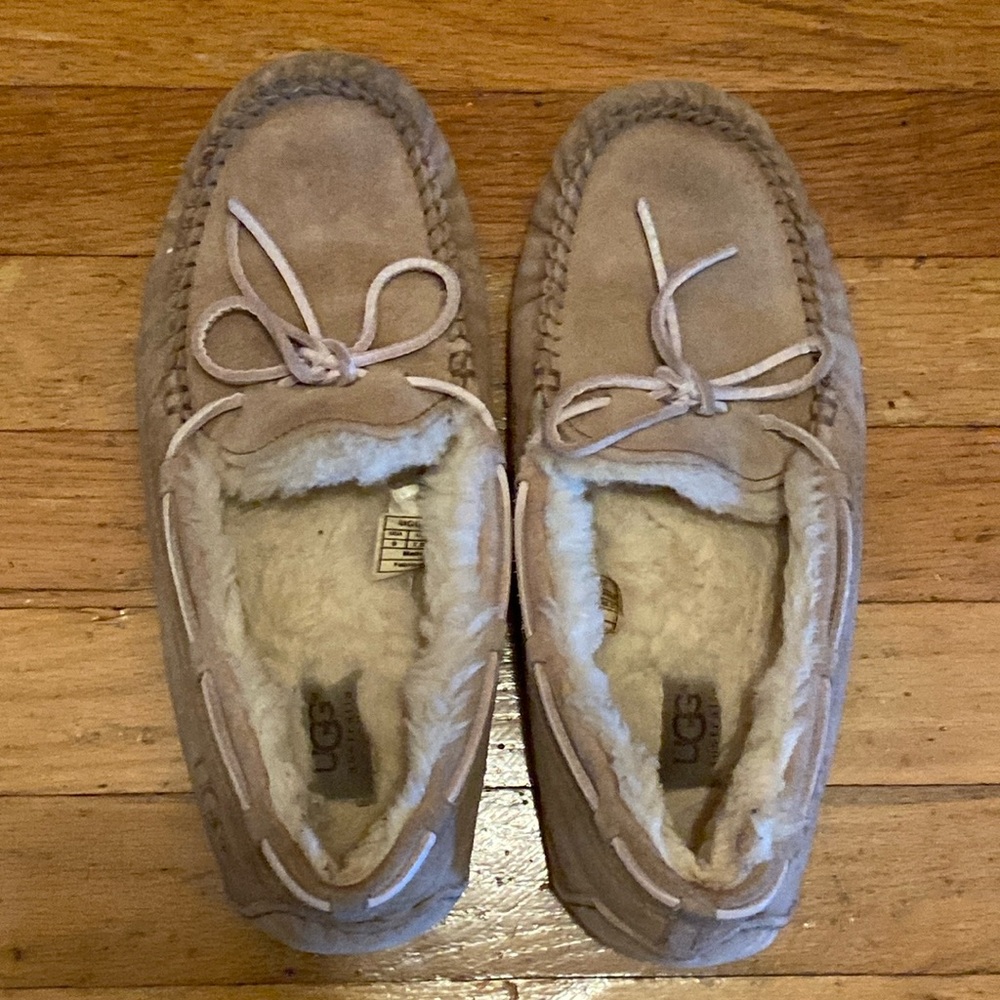 Ugg Dakota Moccasin Womens Size 9 Pink Bow